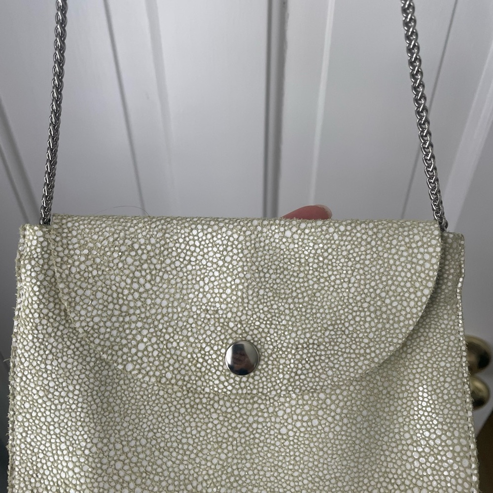 Sorial cross body